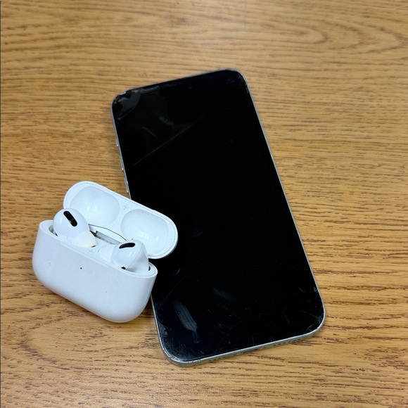 Green IPhone 15 Plus UNLOCKED